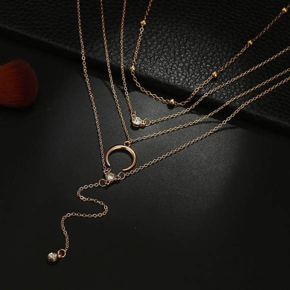 ERA ♡ Layered Necklace - Picture 4 of 8